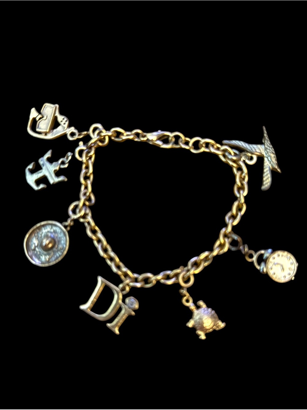 Vintage Diamond International gold tone souvenir charm bracelet